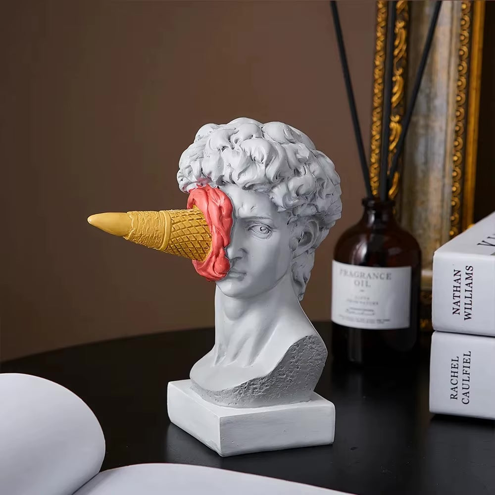 Figurine